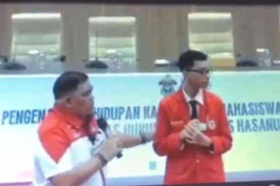 Mahasiswa Baru Unhas Ini Merasa Berjenis Kelamin Netral, Pak Wadek Geram - JPNN.COM