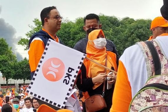 Anies Baswedan Sudah Pakai Kaus PKS, Apa Maksudnya? - JPNN.COM