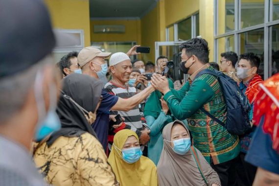 Warga Belawan Keluhkan 3 Masalah Ini, Wali Kota Bobby Nasution Punya Solusinya - JPNN.COM