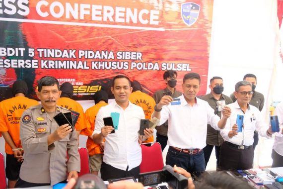 Terlibat Judi Online Higgs Domino, 3 Pria di Makassar Ditangkap Polisi - JPNN.COM
