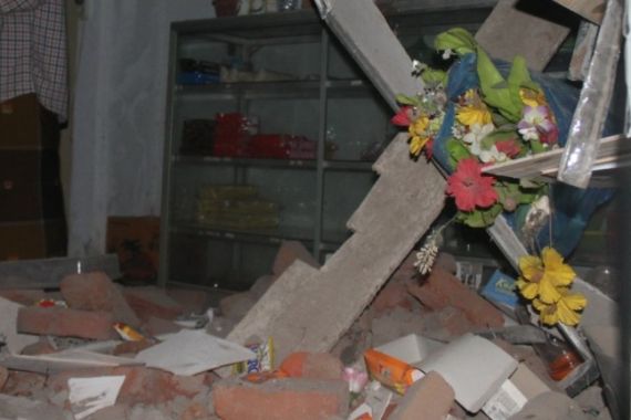 1 Rumah di Lombok Tengah Rusak Akibat Gempa 5,8 SR, Pemiliknya Masih Trauma - JPNN.COM