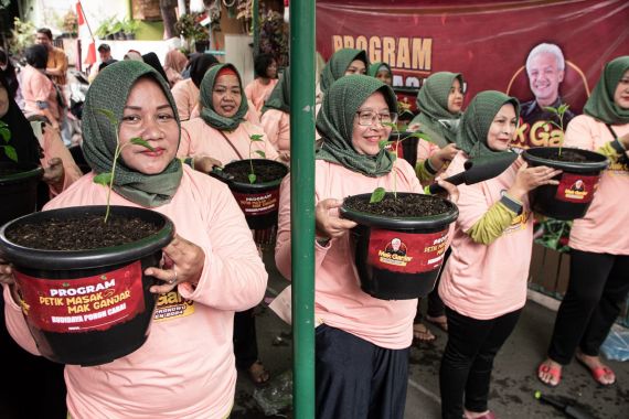 Ratusan Warga Cengkareng Meriahkan Program Petik Masak Sukarelawan Mak Ganjar - JPNN.COM