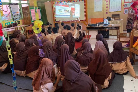 Kemenkominfo dan Siber Kreasi Gelar Program Khusus untuk Pelajar di Makassar, Lihat - JPNN.COM