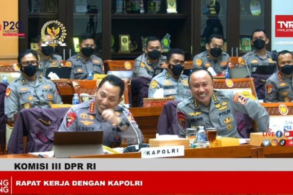 Jenderal Sigit Tertawa Lepas saat RDP Komisi III, Ternyata Ini Penyebabnya - JPNN.COM