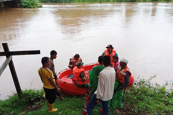 Mandi di Sungai Brayeun Aceh Besar, 4 Santri Hilang Terseret Arus - JPNN.COM