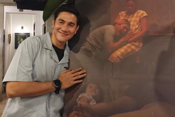 Vino G Bastian dan Adipati Dolken Bersaing di Film Bayi Ajaib - JPNN.COM