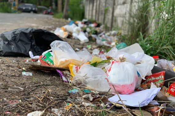 Warga Pekanbaru Mengeluhkan Soal Retribusi Kebersihan Naik Dua Kali Lipat tetapi Sampah Berserakan - JPNN.COM
