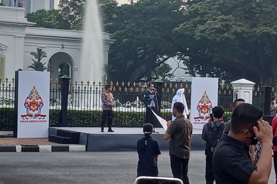 Buka Kirab Bendera Merah Putih, Presiden Didampingi Kapolri hingga Habib Luthfi - JPNN.COM