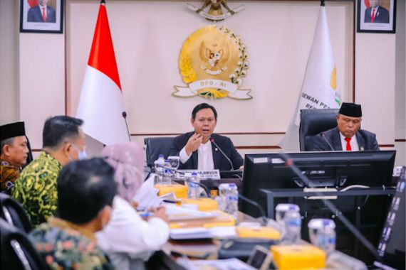 Atasi Kelangkaan BBM, DPD RI Pertemukan Pemprov Bengkulu dan Kementerian ESDM - JPNN.COM