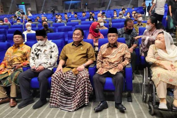 Kiai Marsudi Syuhud Berbicara Soal Relasi Santri, Sarung dan Industri - JPNN.COM