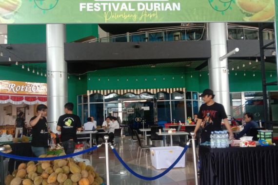 Pencinta Durian Wajib Mampir ke Bandara SMB II Palembang, Pasti Bakal Kegirangan - JPNN.COM