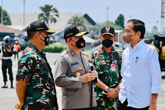 Jokowi Luncurkan Berbagai Program Untuk Menstimulus Kemajuan Ekonomi - JPNN.COM