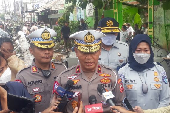 Kecelakaan Maut Truk Tabrak Tiang di Bekasi, Sopir Dites Urine, Ini Hasilnya - JPNN.COM
