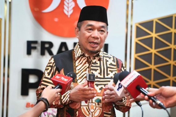 Fraksi PKS Bersikukuh Menghilangkan Pasal Penghinaan Presiden, Minta Penegasan Larangan LGBT di RKUHP - JPNN.COM