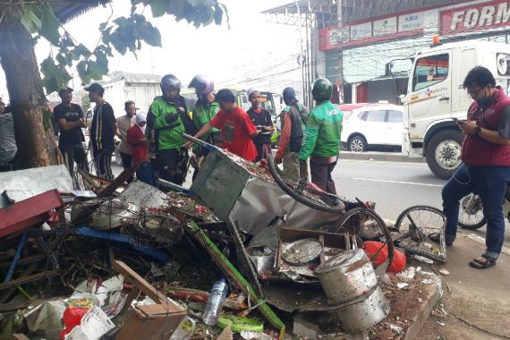 Kondisi Terkini Lokasi Kecelakaan Maut di Bekasi yang Menewaskan 10 Orang, Lihat Fotonya - JPNN.COM