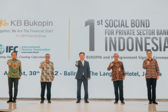 KB Bukopin Menerbitkan Obligasi Sosial, Airlangga Mengapresiasi - JPNN.COM