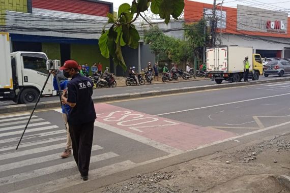 Olah TKP Kecelakaan Maut di Bekasi, Polisi Gunakan Teknologi Ini - JPNN.COM