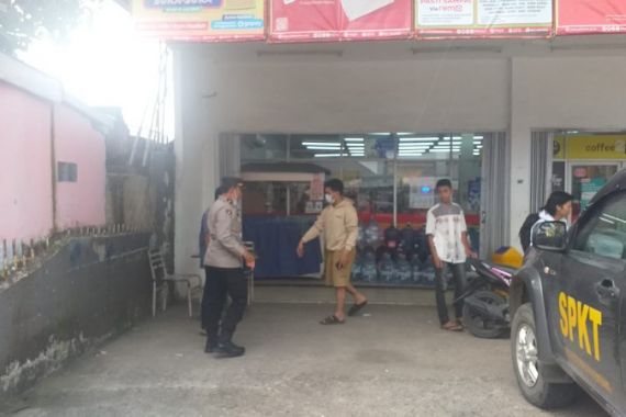 Berbelanja 5 Menit, Mona Kaget Motornya Raib - JPNN.COM