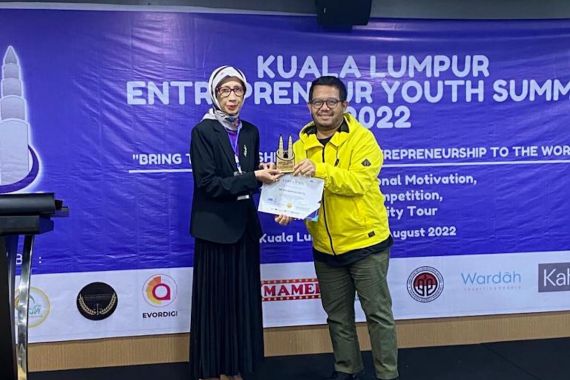 10 Mahasiswa FEB UP Raih Juara Ajang Kuala Lumpur Entrepreneur Youth Summit 2022 - JPNN.COM