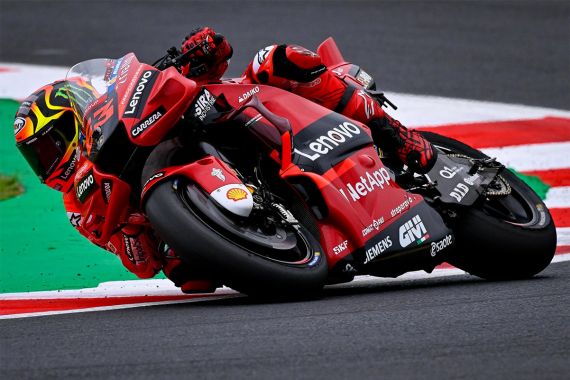 Hasil MotoGP San Marino: Menegangkan! Pecco & Bastianini Finis Hampir Berbarengan - JPNN.COM