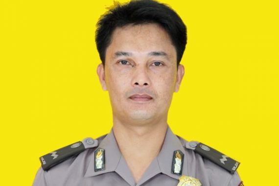 Polisi Tembak Polisi: Dada Aipda Karnain Tembus ke Punggung, Pelaku RH Anggota Provos - JPNN.COM