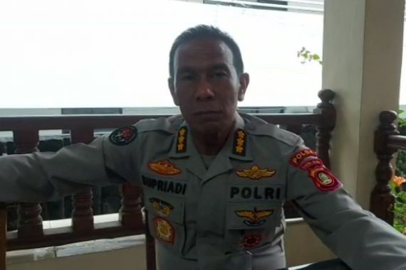 Apa Motif Anggota Polisi Pukul Prajurit TNI? Kombes Supriadi Memohon Maaf - JPNN.COM