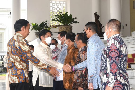 Sambut Presiden Filipina di Istana Bogor, Jokowi Kenalkan Luhut hingga Prabowo - JPNN.COM