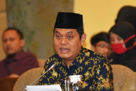 Harga BBM Dinaikkan, Zulfikar: Pilihan Rasional di Tengah Krisis Ekonomi Global - JPNN.COM