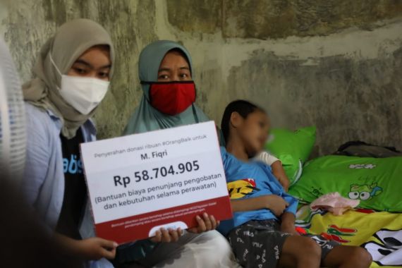 Mensos Risma Berikan Layanan Fisioterapi Rutin untuk Bocah Penderita Epilepsi di Brebes - JPNN.COM