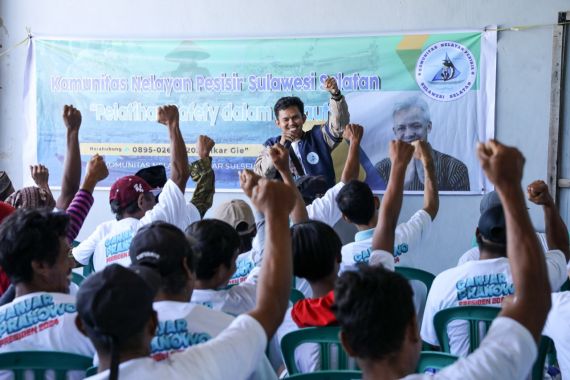 Komunitas Nelayan Pendukung Ganjar Gelar Pelatihan Keselamatan Bagi Pelaut - JPNN.COM
