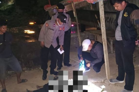 Mayat Pria Tergeletak di Pinggir Jalan Bekasi, Ternyata - JPNN.COM