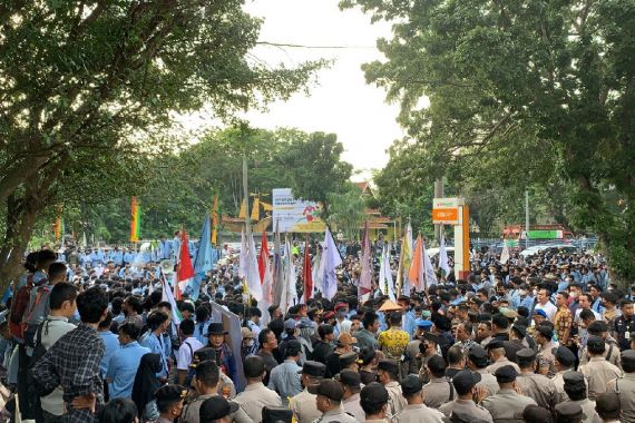 Mahasiswa Riau Demo Lagi dengan 7 Tuntutan, soal BBM hingga Dosen Cabul - JPNN.COM