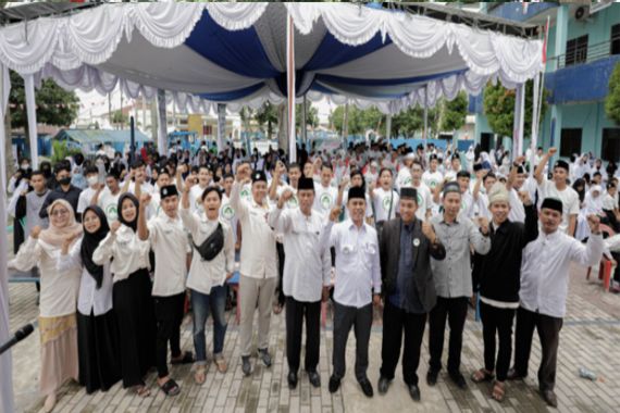 Ratusan Santri Deli Serdang Deklarasikan Dukung Ganjar Pranowo - JPNN.COM