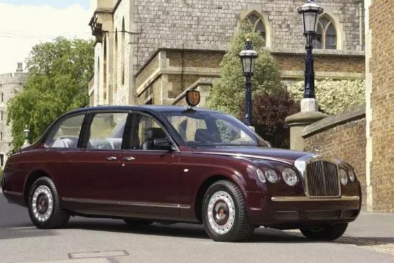 Ratu Elizabeth II Meninggal Dunia, Ini Mobil Supermewah Peninggalannya - JPNN.COM