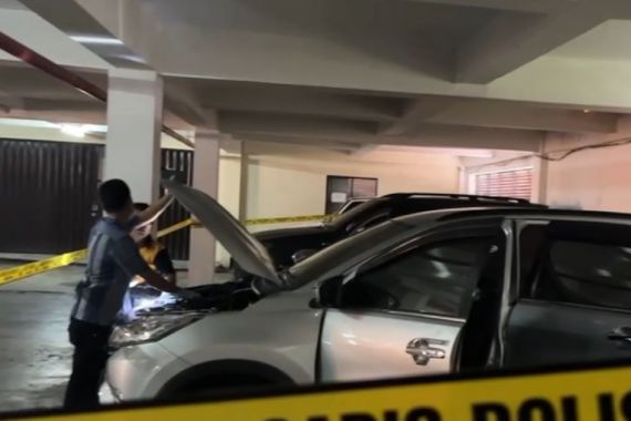 Janda Tewas dengan Leher Terikat Dalam Mobil di Basement DPRD Riau, Kekasihnya Diperiksa Polisi - JPNN.COM