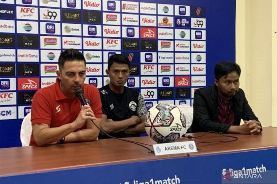 Komentar Javier Roca Setelah Arema FC Dibungkam Persib Bandung - JPNN.COM