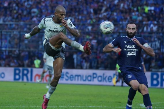 Persib Bungkam Arema FC, David da Silva Puji 3 Pemain - JPNN.COM