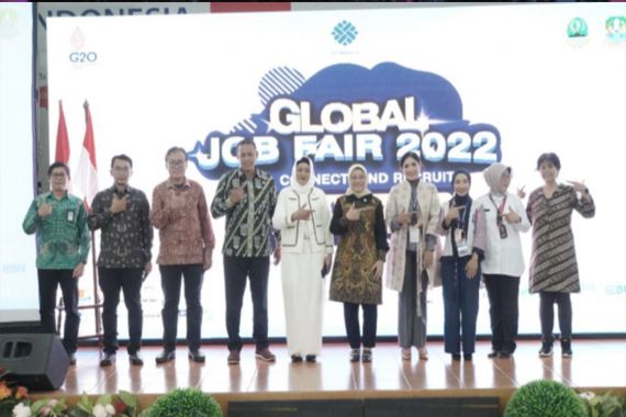 Menteri Ida Fauziyah Apresiasi Screening Indonesia dalam Global Job Fair 2022 - JPNN.COM