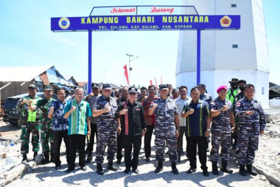 TNI AL Terus Gelar Karya Bakti di Wilayah Perbatasan - JPNN.COM