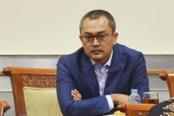 Anggota DPR Dorong Kemenkumham Perbaiki Layanan Imigrasi - JPNN.COM