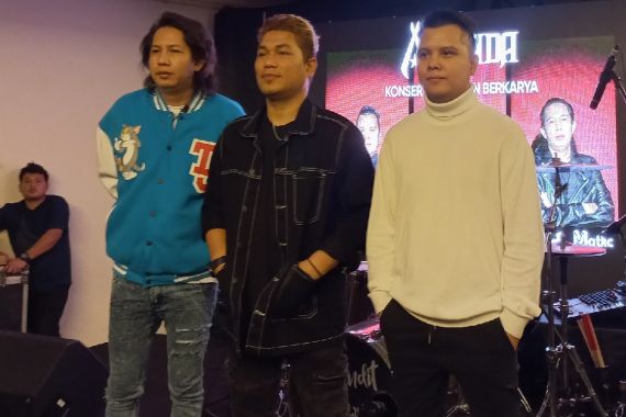 Armada Tak Menyangka Akhirnya Gelar Konser Tunggal, Sang Gitaris Kenang Saat Hanya Bisa Minum Air Hangat - JPNN.COM