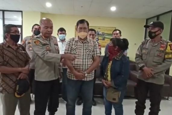 Heboh Masalah Parkir, Pak RT dan Pengendara Mobil Dipertemukan, Ada Kata-kata Maaf - JPNN.COM