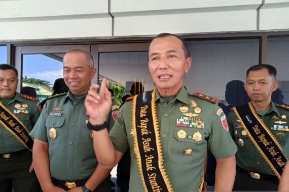 Effendi Simbolon Singgung TNI, Pangdam Hasanuddin Bereaksi, Tegas! - JPNN.COM