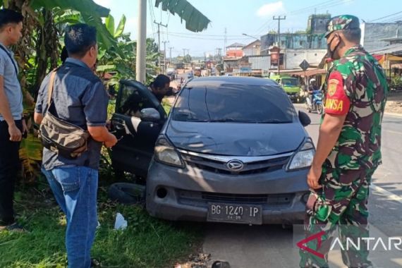 Polisi Tembak Ban Mobil Pelaku, Tak Berhenti, Nyawa 5 Sandera Terancam, Begini Akhirnya - JPNN.COM