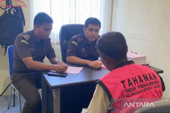 3 Tersangka Korupsi Pengadaan Lahan TPA Dijebloskan ke Tahanan - JPNN.COM