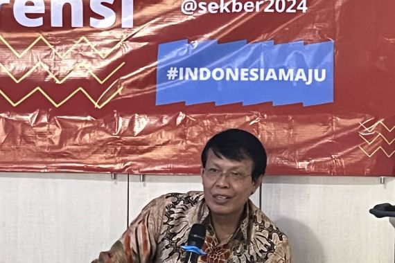 Jokowi Bisa Maju Sebagai Cawapres 2024, Cukup Hilangkan Pasal Ini Lewat MK - JPNN.COM