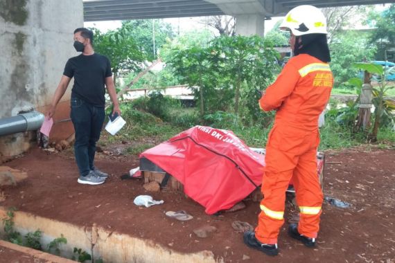 Mayat Pria Tanpa Identitas Tergeletak di Kolong Jembatan Kalimalang, Ada yang Kenal? - JPNN.COM