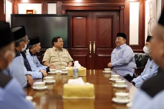Menhan Prabowo Menerima Kunjungan Silaturahmi Pemuda Masjid - JPNN.COM