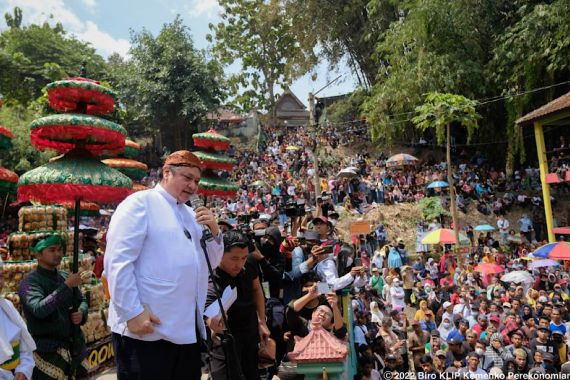 Puluhan Ribu Orang Hadiri Saparan Apem Yaa Qowiyyu Bersama Airlangga Hartarto - JPNN.COM