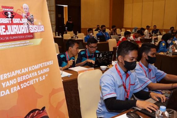 Peduli Kemajuan IPTEK, Sahabat Ganjar Gelar Kompetisi IT SMK di Medan - JPNN.COM